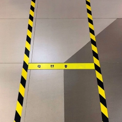 MOCNA TAŚMA PRZYLEPNA BHP OZNACZENIOWA OSTRZEGAWCZA ŻÓŁTO-CZARNA 48mm x 66m